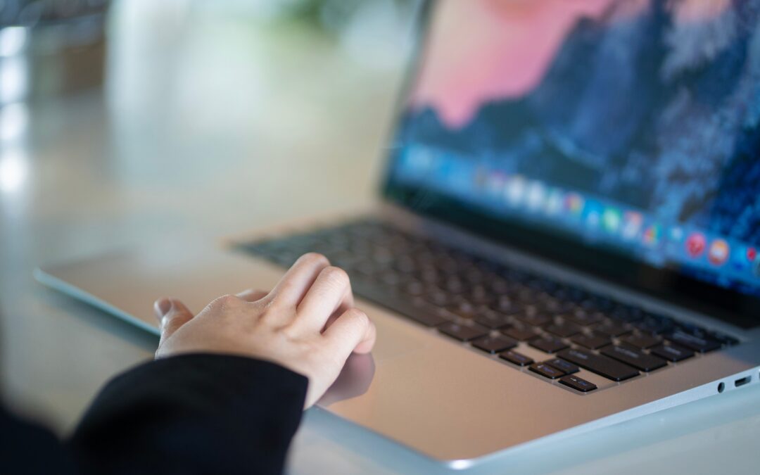 Cyber Resilience Act y ciberseguro: qué es el CRA, a quién obliga, sus plazos y por qué el cumplimiento y la póliza se complementan